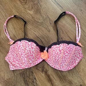 Victoria’s Secret balconet bra, 32C